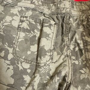 Floral Khaki Green Patterned Shorts